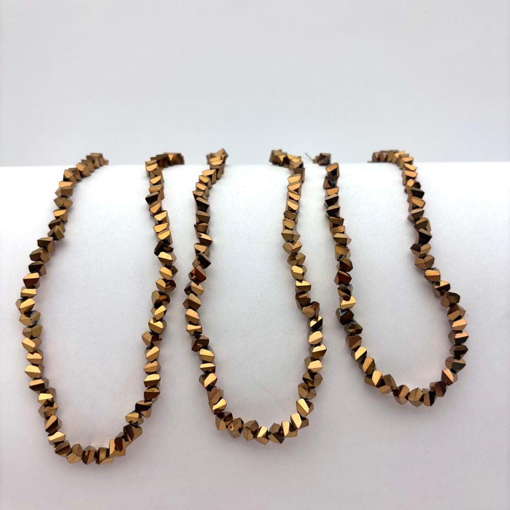 Üçgen Kristal 1 Dizi