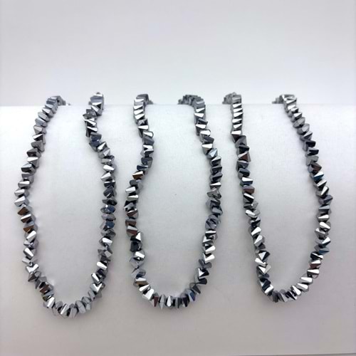 Üçgen Kristal 1 Dizi