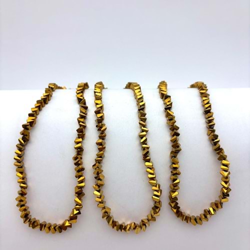 Üçgen Kristal 1 Dizi