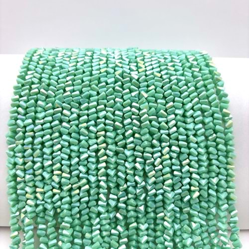 Üçgen Kristal 1 Dizi