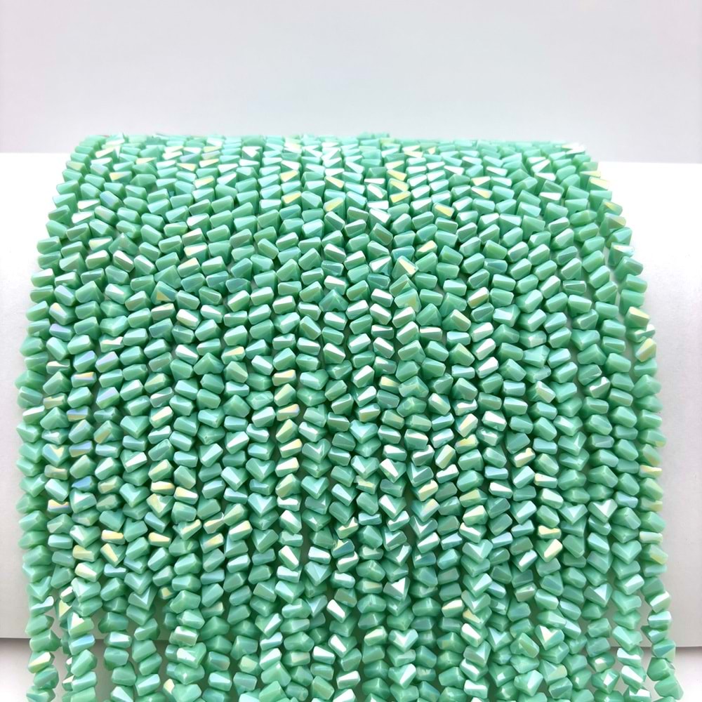 Üçgen Kristal 1 Dizi